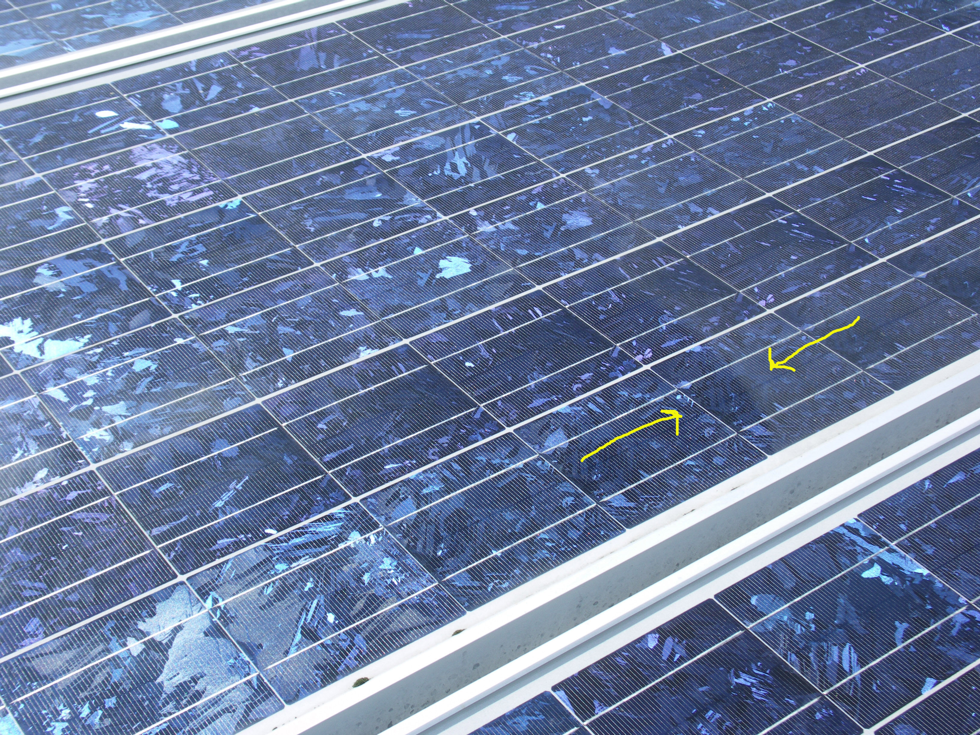 mancha en panel fotovoltaico