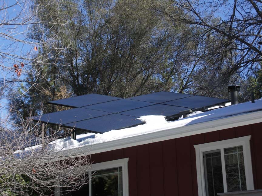Paneles fotovoltaicos en Lakewood con nieve