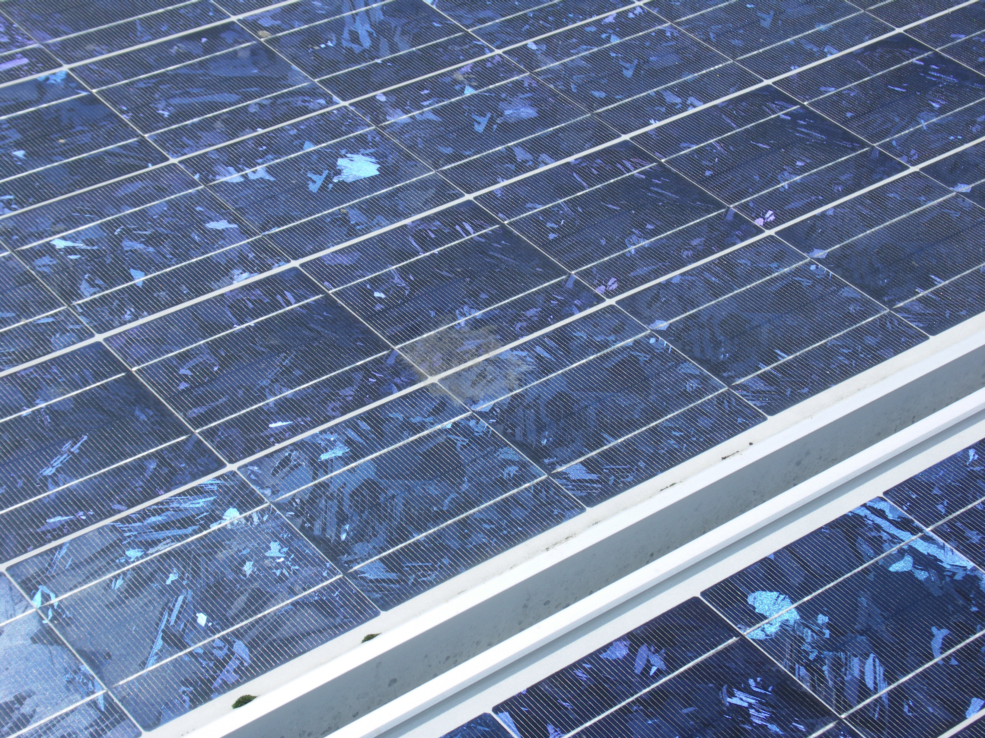 mancha en panel fotovoltaico